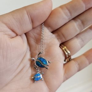 Turtle pendant necklace